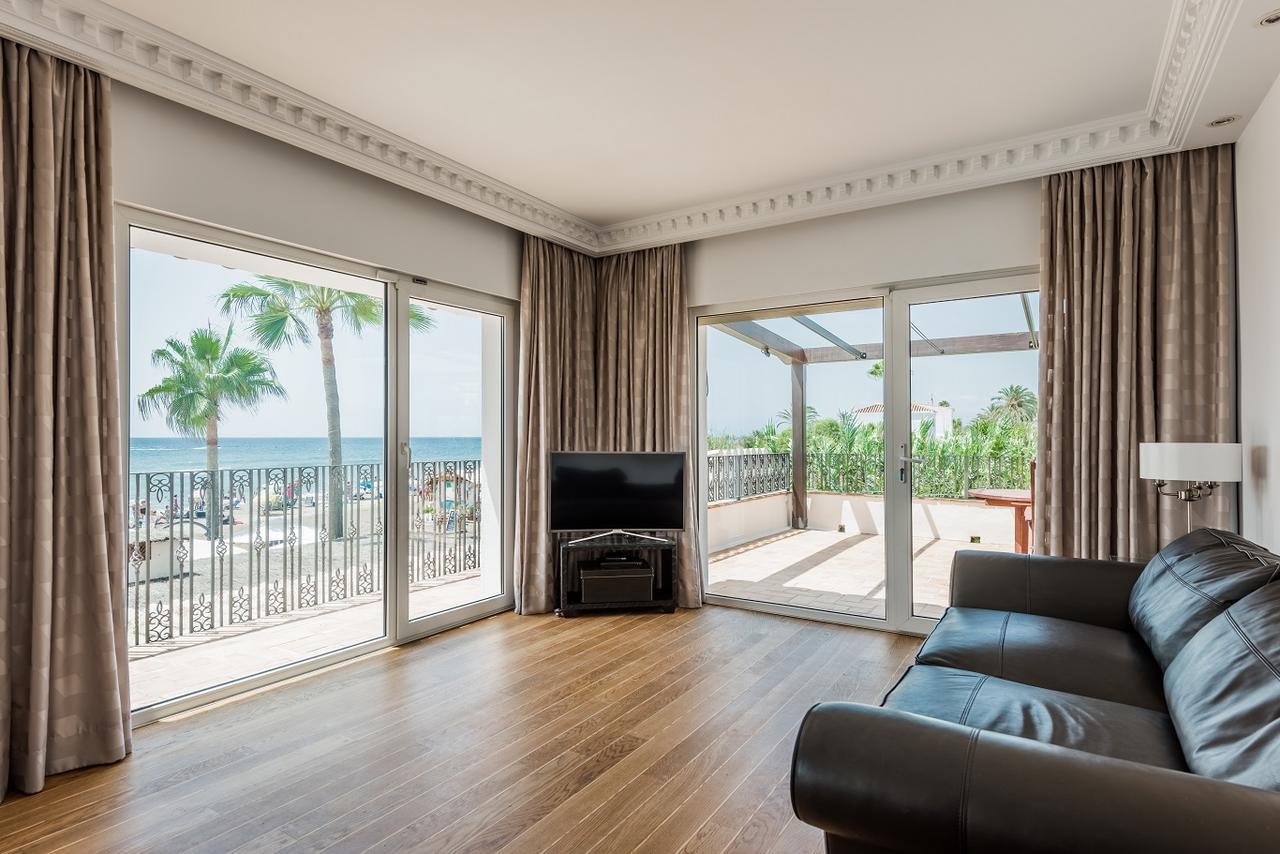 The Residence By The Beach House マルベーリャ エクステリア 写真